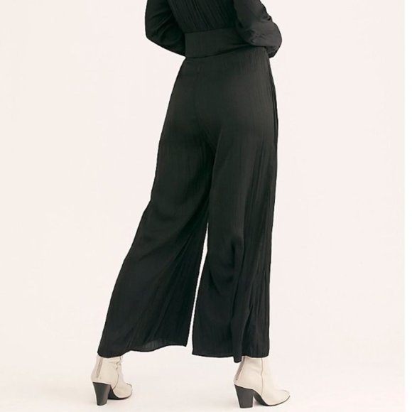 Free People Larina Black silky jumpsuit 8 10 NWT - Picture 2 of 8
